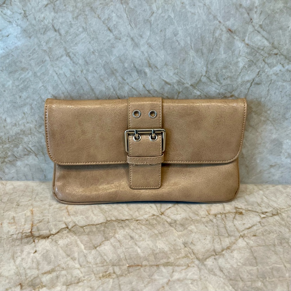 Shiraleah Vegan Leather Folderover Clutch in Sand